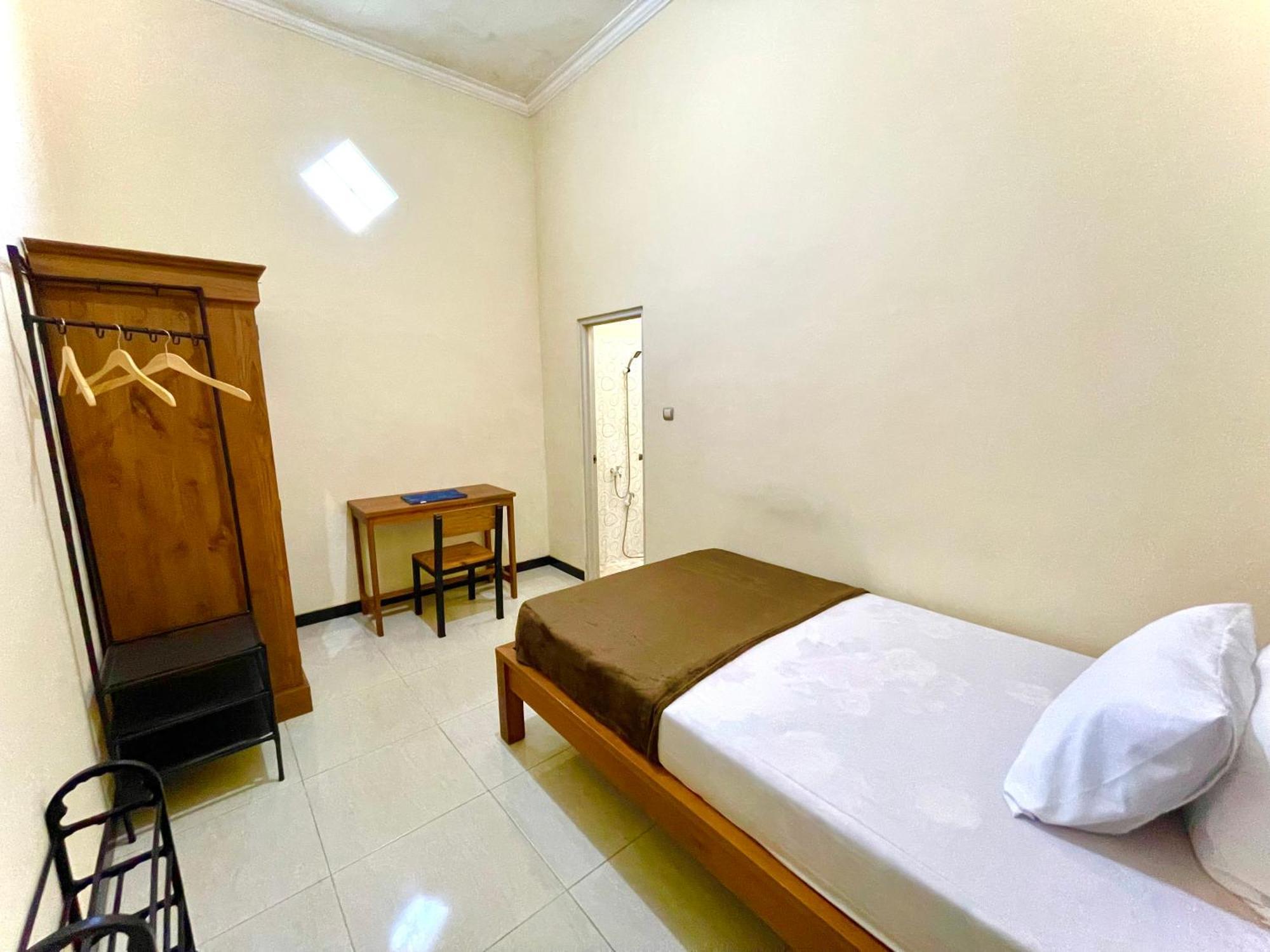Offspring Ijen Hostel Banyuwangi Exteriör bild